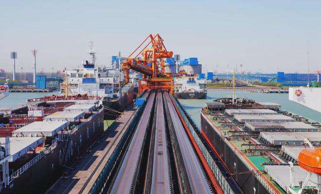 建筑與房屋的城市空拍圖
描述已自動(dòng)生成